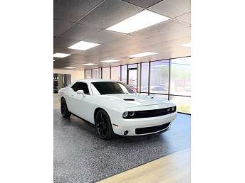 2016 Dodge Challenger SXT 