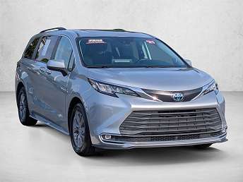 2021 Toyota Sienna XLE 