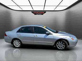 Silver Honda Accord LX 2006
