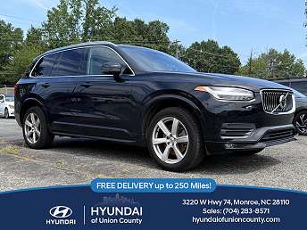 2021 Volvo XC90 T6 Momentum 