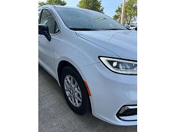 2024 Chrysler Pacifica Touring-L 