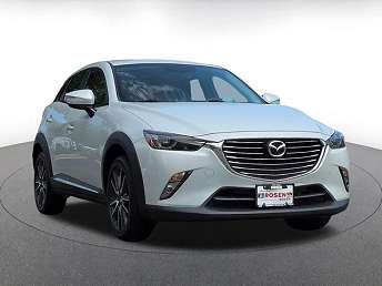 White Mazda CX-3 SUV 2017