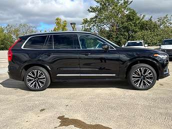 2024 Volvo XC90 T8 Plus 