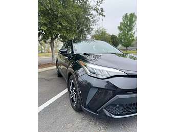 2022 Toyota C-HR XLE 