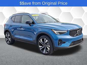 2024 Volvo XC40 B5 Plus 