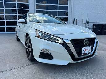 2022 Nissan Altima SV 