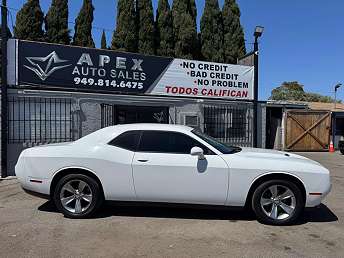 2016 Dodge Challenger SXT 