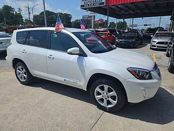 White Toyota RAV4 EV 2014
