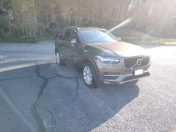 2016 Volvo XC90 T6 Momentum 
