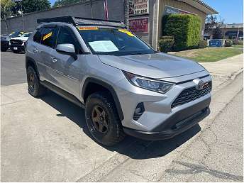 2020 Toyota RAV4 XLE 