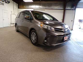 Gray Toyota Sienna Minivan 2018
