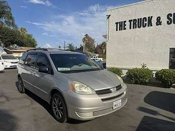 2004 Toyota Sienna LE 