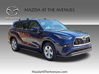 2022 Toyota Highlander LE 