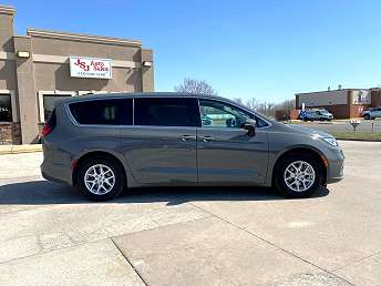 2023 Chrysler Pacifica Touring-L 