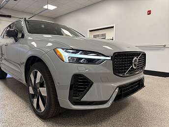 2025 Volvo XC60 T8 Plus 