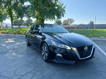 2022 Nissan Altima SV 