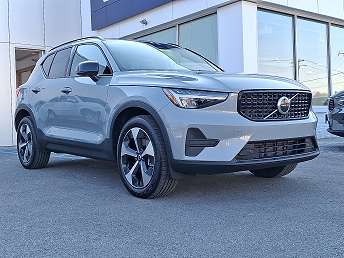 2026 Volvo XC40 B5 Core 