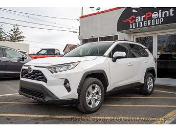 2019 Toyota RAV4 XLE 