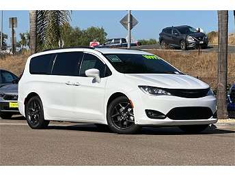 2018 Chrysler Pacifica Touring-L 