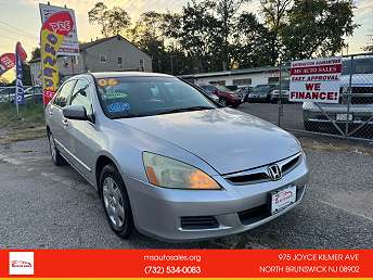 Silver Honda Accord LX 2006