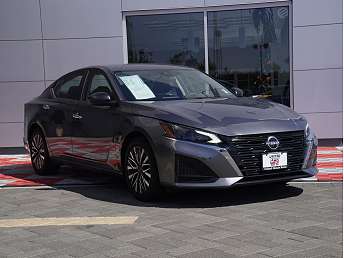 2024 Nissan Altima SV 