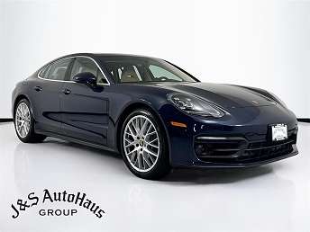 2023 Porsche Panamera  