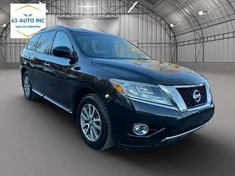 Black Pathfinder SUV 2016