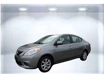 Gray Nissan Versa SL 2013