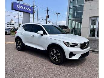 2024 Volvo XC40 B5 Core 