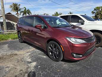 2019 Chrysler Pacifica Touring 
