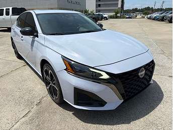 2024 Nissan Altima SR 