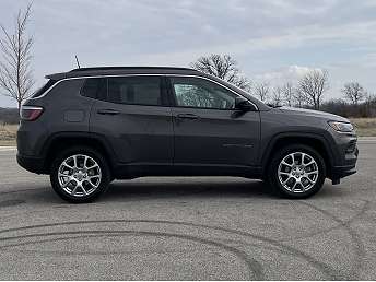 2022 Jeep Compass Latitude 