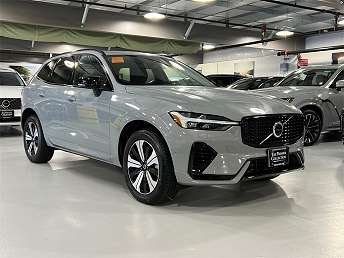 2025 Volvo XC60 T8 Plus 