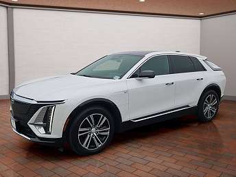 2024 Cadillac Lyriq Luxury 2 