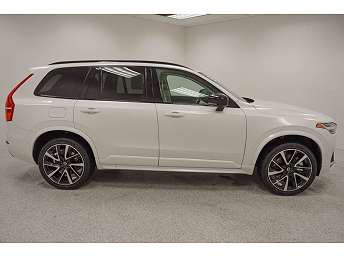 2023 Volvo XC90 T8 Plus 