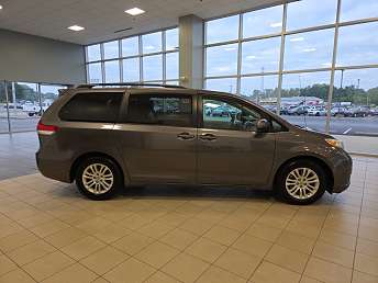2013 Toyota Sienna XLE 