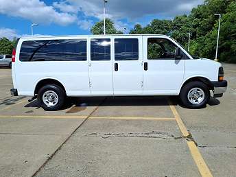 2024 Chevrolet Express 3500 