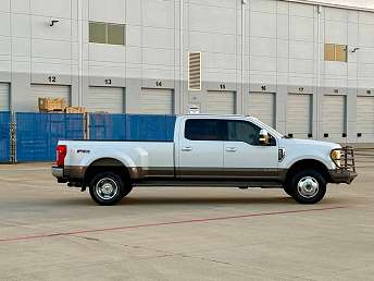 2017 Ford F-350 Lariat 