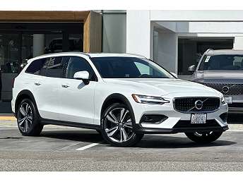 2025 Volvo V60 B5 Plus 