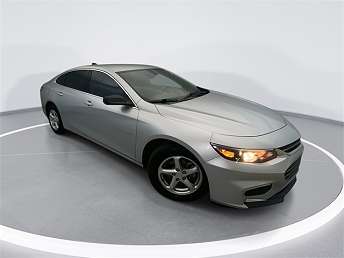 Silver Chevrolet Malibu Sedan 2018