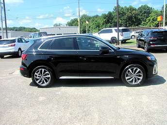 2024 Audi Q5 Premium Plus 