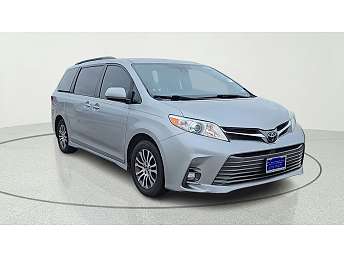 2020 Toyota Sienna XLE 