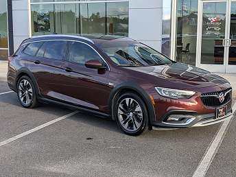 Red Buick Regal Wagon 2018