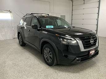 2024 Nissan Pathfinder SV 