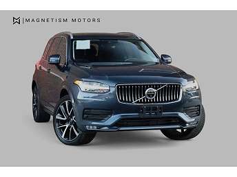 2022 Volvo XC90 T6 Momentum 
