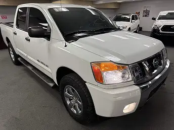 2014 Nissan Titan SV