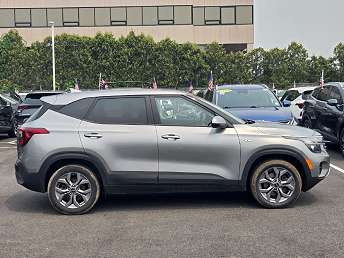 2024 Kia Seltos LX 