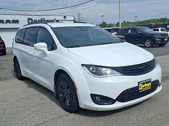 2019 Chrysler Pacifica Touring-L 