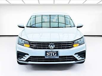 2017 Volkswagen Passat R-Line 