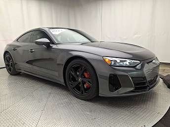 Gray Audi e-tron GT Sedan 2022